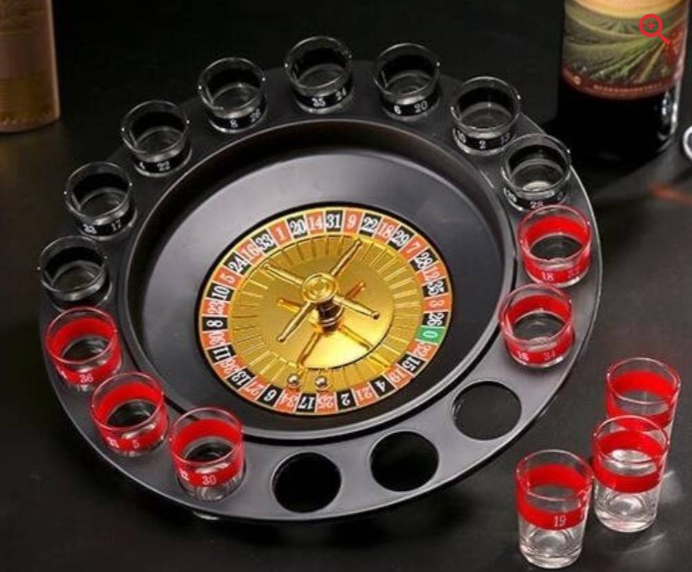 Juego de beber ruleta rusa con 16 copas